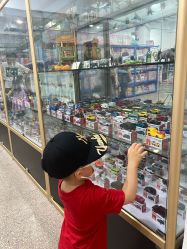 -逝水玩具折扣店