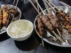 -烤肉小伙烤肉店
