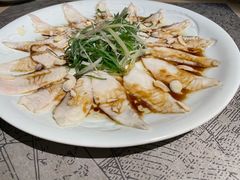 薄切鲜鱼片-穹六人间 people 6(岳阳路店)