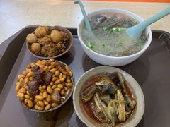 -董哥山城碗碗香(美专校街店)