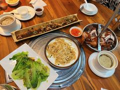 -胡须哥网红竹筒菜