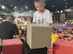 -嘿哟动霸CHUA·新潮玩运动娱乐中心·蹦床滑冰团建乐园
