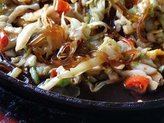 铁板粉丝包菜-8号蒸饺精品炖鸽子(康特商街店)