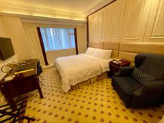 -深圳富苑皇冠假日套房酒店