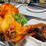 三亚美食探店：这家餐厅充满艺术氛围，连吃饭也变得文艺起来。