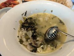 -严记小天府酸菜鱼(西四路店)