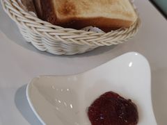 烤切片白面包-小白桦西餐厅