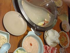 -东巴婆婆云南鱼豆花火锅(大东门店)