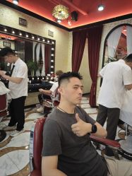 -东方先生国潮男士理发馆