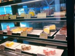 面包甜点陈列柜-麦当劳(深圳北站高铁店)