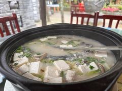 -土砂锅生态山庄·非遗砂锅雅鱼