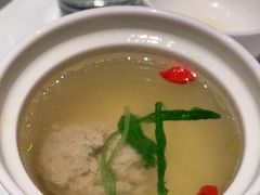 蟹黄狮子头-静之湖湖畔餐厅