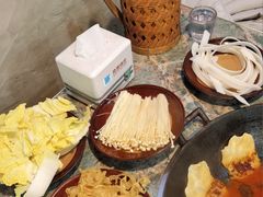 -三里屯土灶炖公鸡地锅鸡(江东店)