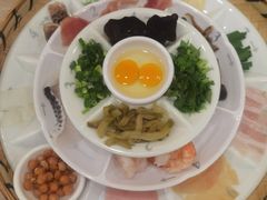-花馬肆.云南过桥米线(汉神购物广场现场熬汤店)