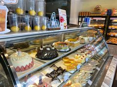 面包甜点陈列柜-可颂坊(中心书城店)