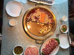 -小天鹅火锅·一线江景洪鼎旗舰店(洪崖洞店)