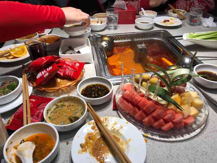 海底捞火锅(银泰创意城店)-"海底捞的服务和口味一如既往的不错,从