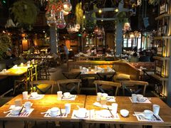 大堂-胡桃里音乐餐厅(陶溪川店)(川湘赣菜·世界百大酒庄直供红酒·音乐表演)