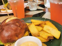 burger-The Grounds of Alexandria