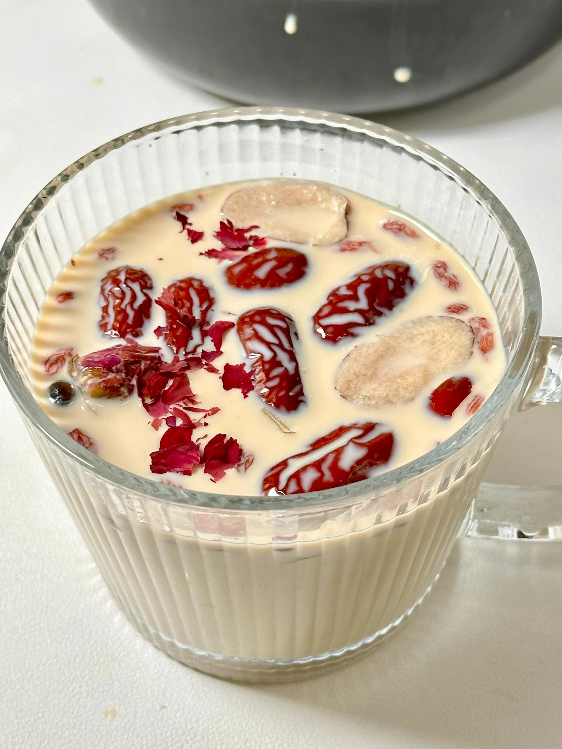 红枣牛奶茶!女孩子多多喝是真的好