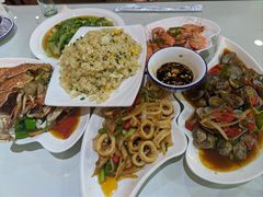 -覃记海鲜美食餐厅