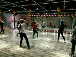 -STUDIO E POLE DANCE