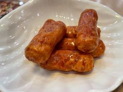 一口吃香肠-四海游龙(大华店)