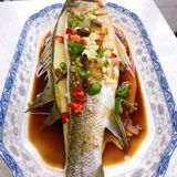 味道鲜美，营养丰富的清蒸鲈鱼