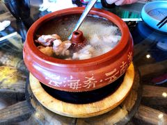 -云海肴·汽锅鸡·云南菜(天山百盛优客店)