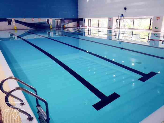 泳冠游泳俱乐部