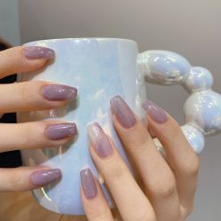 -花岐款式专研健康美甲沙龙