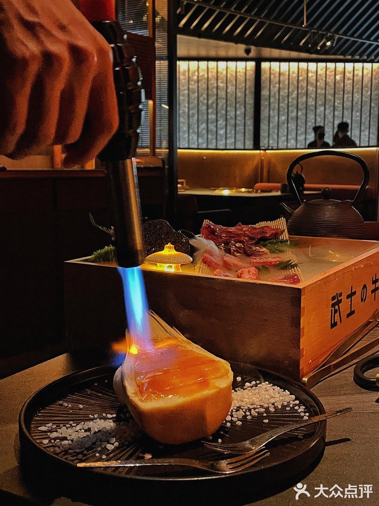 成都探店|跟着陈伟霆去吃烤肉