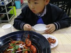 -虾弄弄海派小龙虾·牛羊蝎子火锅