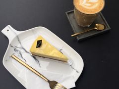 -UNI UNI(环亚凯瑟琳店)