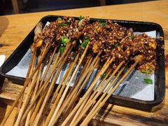 泼辣猪小串-木屋烧烤(岗顶二店)