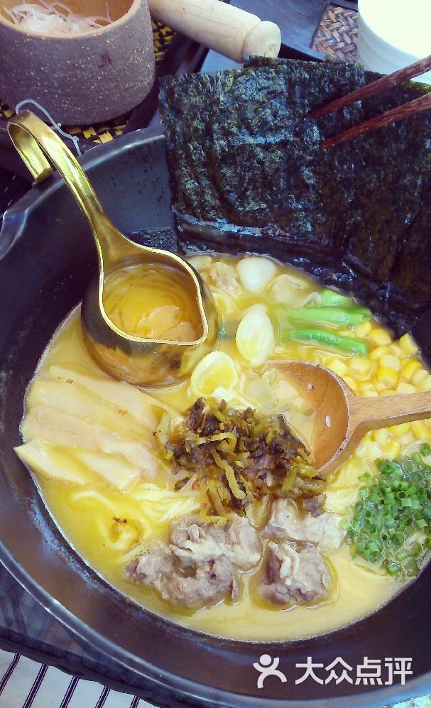 鲍鱼金汤牛腩面