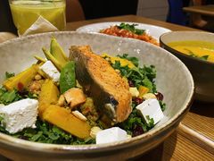 煎三文鱼牛油果色拉-Wagas沃歌斯(五道口购物中心店)