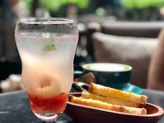 荔枝玫瑰冰茶-漫咖啡(沙龙汇店)