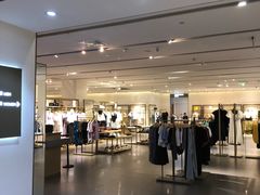 -URBAN REVIVO(济南领秀城贵和购物中心店)