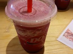 火龙果草莓奶昔-DQ·蛋糕·冰淇淋(绿宝店)