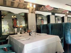 靠窗位-火车头法国西餐厅