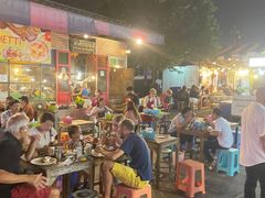 -席娜卡琳火车铁道夜市