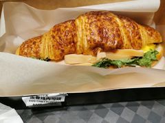 蛋香鸡肉可颂-星巴克(杭州桐庐立山国际店)