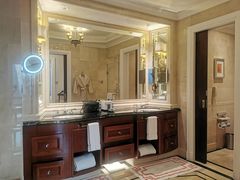 -广州富力丽思卡尔顿酒店