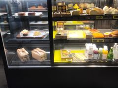 面包甜点陈列柜-星巴克(淮安金鹰店)