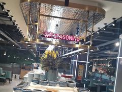 -金滏山烤肉·海鲜·火锅自助餐厅(襄阳万达店)