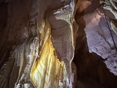 -怀托摩萤火虫洞