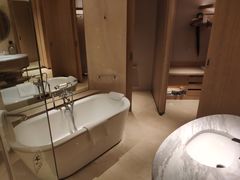-上海佘山世茂艾美酒店