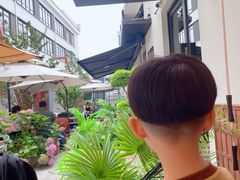 -必胜客(上海华谊新所店)