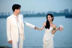 -雪中彩影婚纱摄影·微光艺术中心